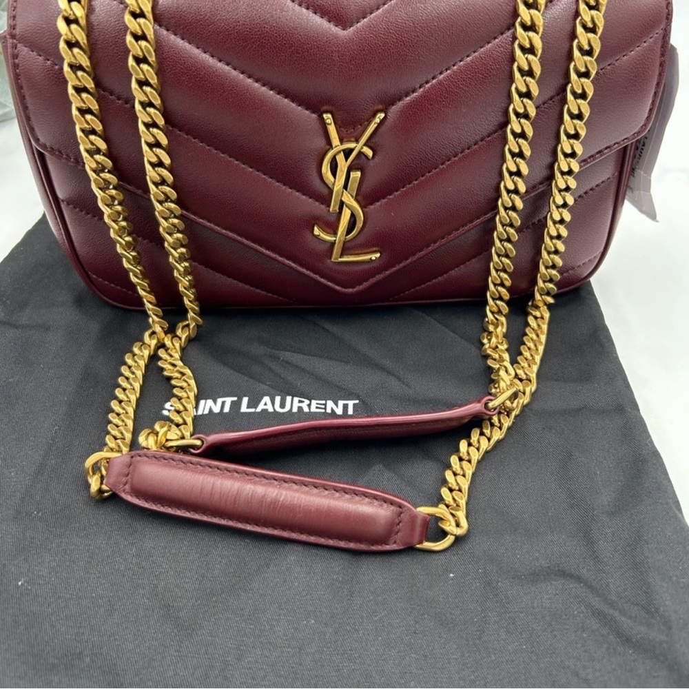 Women's Saint Laurent Lou Lou shoulder bag in burgundy, quilted leather NWT - Picture 2 of 16